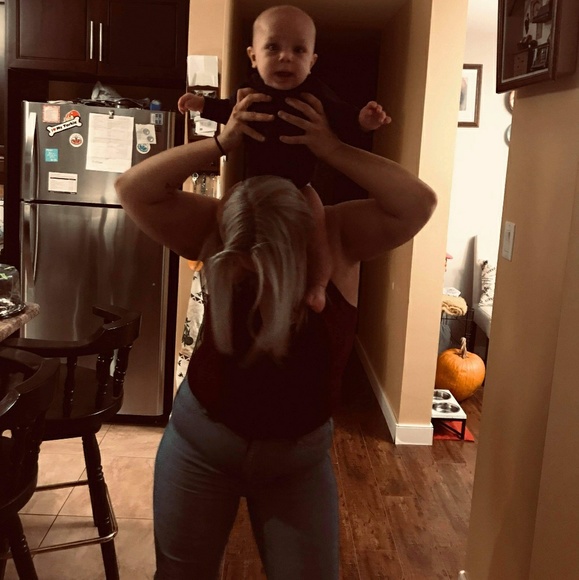 Profile Picture of Cassandra Dow (@onlycassyj95) on Poshmark