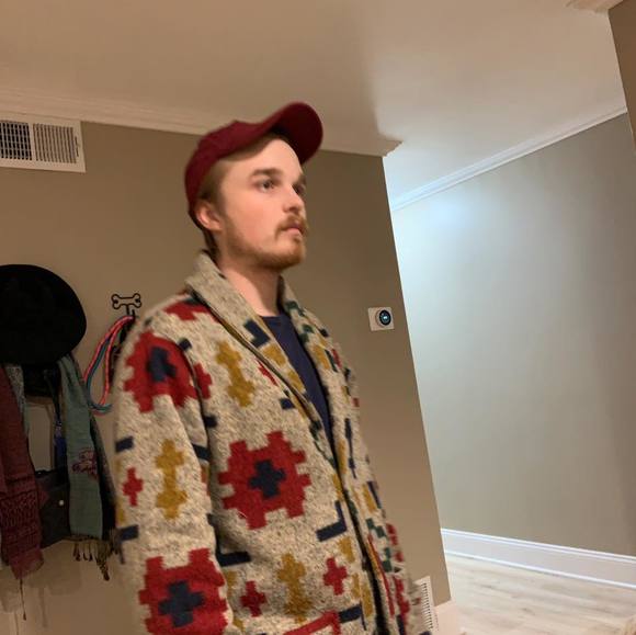 Profile Picture of Chris Blum (@cblum777) on Poshmark