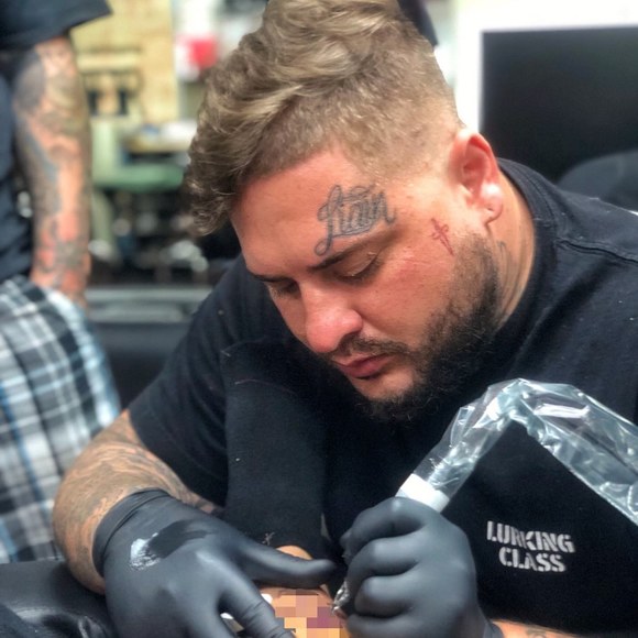 Profile Picture of Daniel Roddenberry (@danno727) on Poshmark