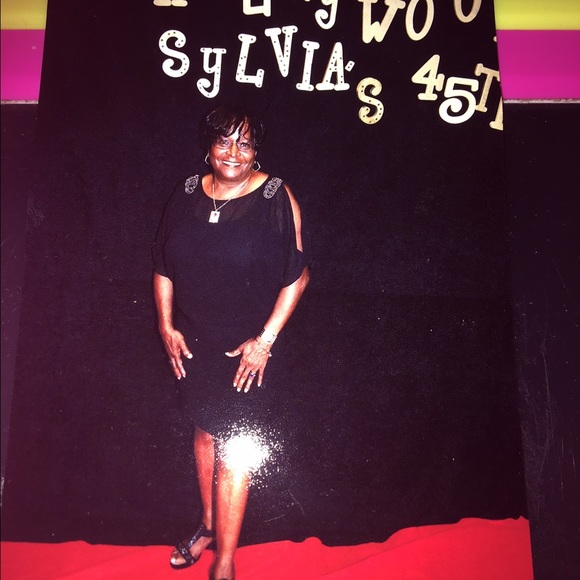 Profile Picture of Doris Stewart (@ikedee) on Poshmark