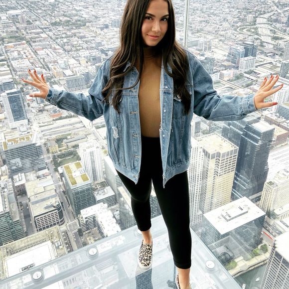 Profile Picture of Evana Pino (@bballrock569) on Poshmark