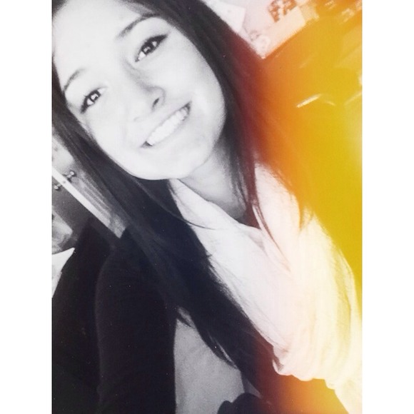 Profile Picture of Blake Hilton (@blak3hilt0n) on Poshmark