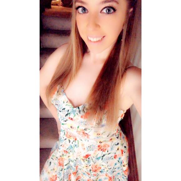 Profile Picture of Gabrielle Koehler (@sunconures18) on Poshmark