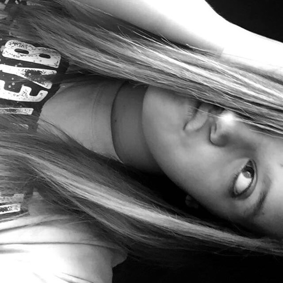 Profile Picture of Hannah Shay (@hannahshay1) on Poshmark