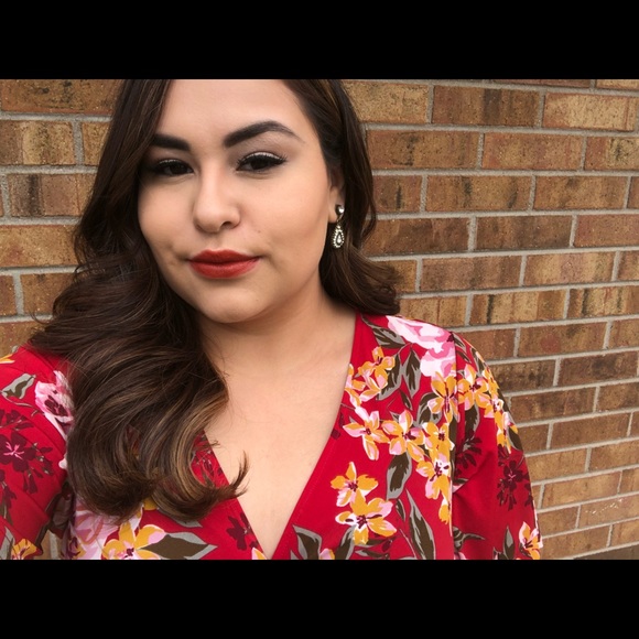 Profile Picture of Isabel Chavira (@chaviris) on Poshmark