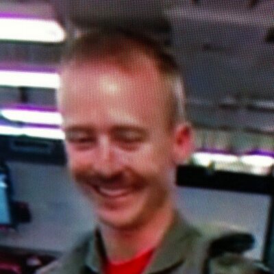 Profile Picture of Billy Bob (@chewy_cub) on Twitter