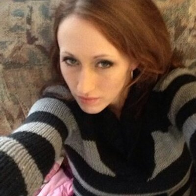 Profile Picture of Amanda Poch (@PochAmanda) on Twitter