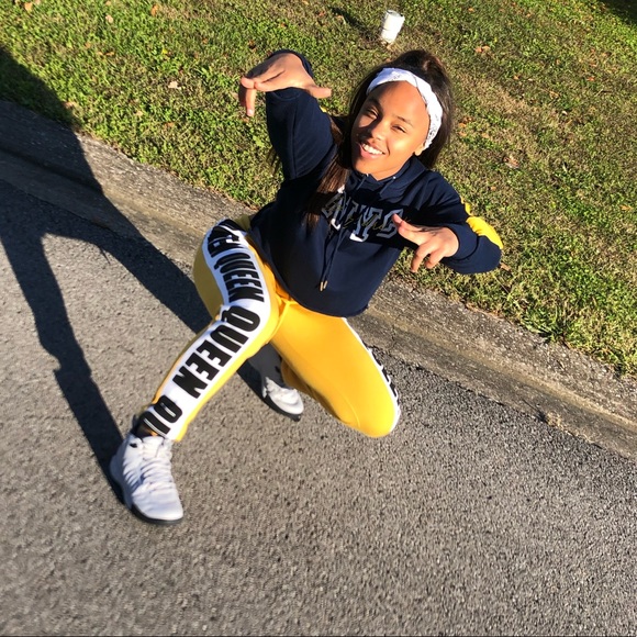 Taylor Cartwright - Poshmark Profile Picture of Taylor Cartwright (@lightskinnn_tay) on Poshmark