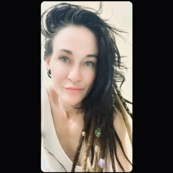 Crystal Meairs - Poshmark Profile Picture of Crystal Meairs (@ackozie8) on Poshmark