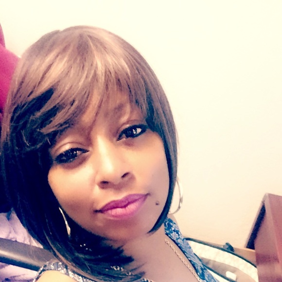 Profile Picture of Chauvon Goodness (@ayegoodness) on Poshmark