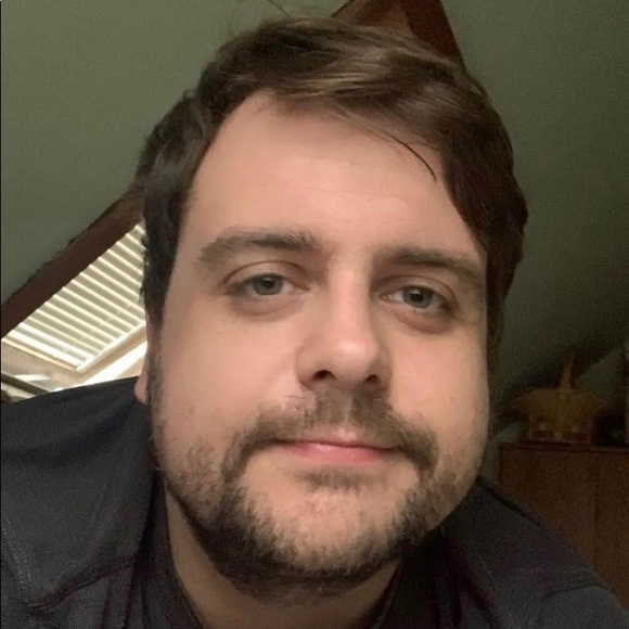 Profile Picture of Kevin Craig (@kevincraig877) on Poshmark