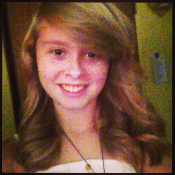 Profile Picture of Danielle Ditterline (@dani_renee) on Poshmark
