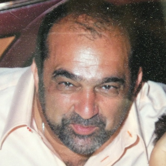 Profile Picture of David Zadeh (@davidzadeh) on Poshmark