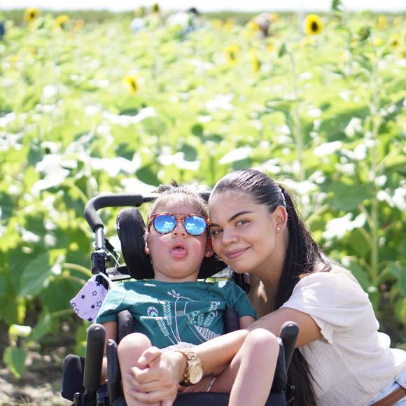 Profile Picture of Amanda Calderon (@mandac1118) on Poshmark