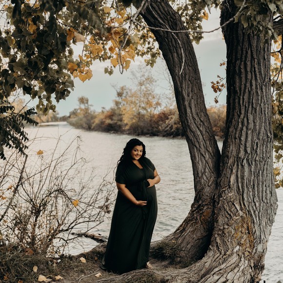 Profile Picture of Stephania Andrews (@stephanialyn) on Poshmark