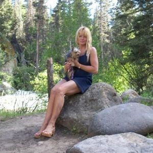 Profile Picture of Suzanne Mitchell (@meowmeowzers) on Myspace