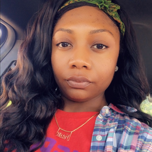 Profile Picture of Dani Coleman (@dcolema2) on Poshmark