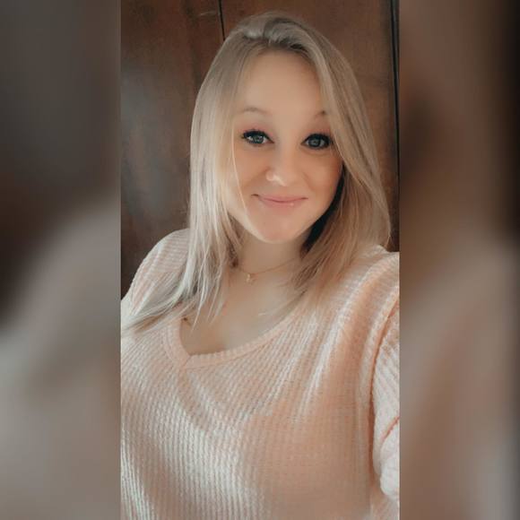 Profile Picture of Torri Shullick (@torris3) on Poshmark