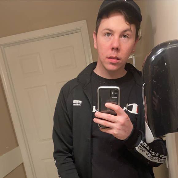 Profile Picture of Craig Boothe (@craigboothe) on Poshmark