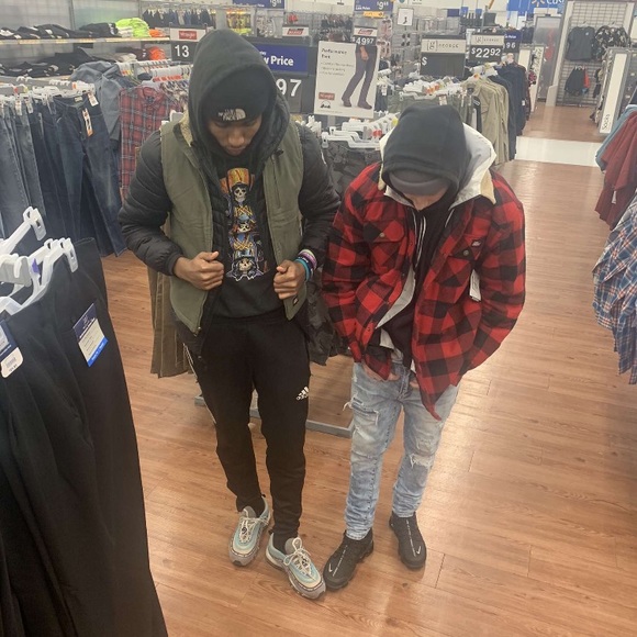 Profile Picture of Vinny Mogavero (@vmogavero44) on Poshmark