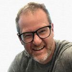 Profile Picture of Larissa Menezez (@clausius) on Instagram