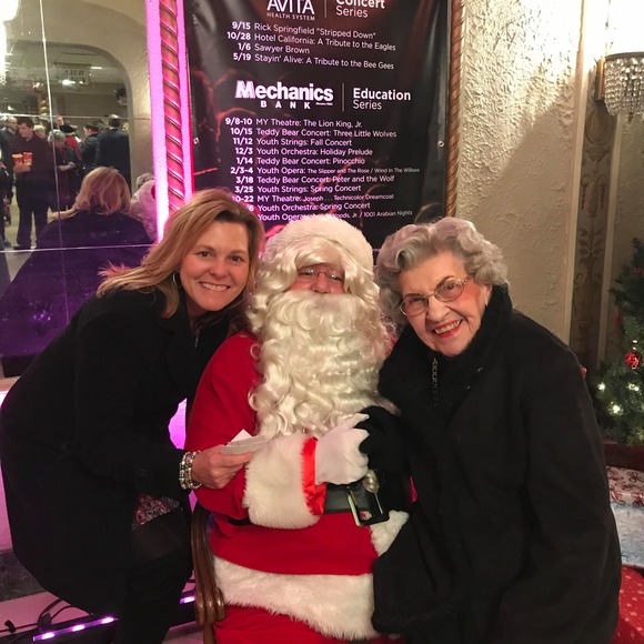 Profile Picture of Barb Glowaski (@barbglow) on Poshmark