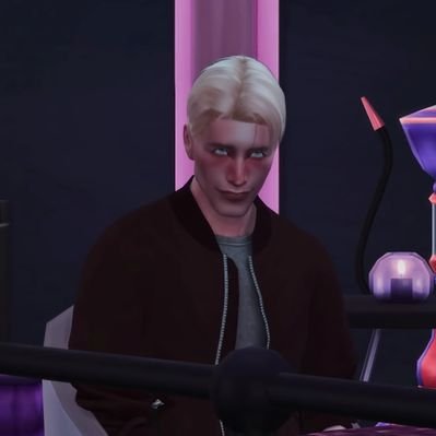 Profile Picture of Alexandra (@AlexAckerD) on Twitter