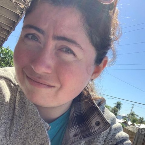 Profile Picture of Julia Schwartz (@juliaschwartz31) on Poshmark