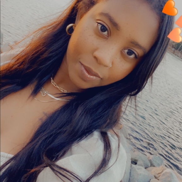 Profile Picture of Deijae Cates (@deijaec) on Poshmark
