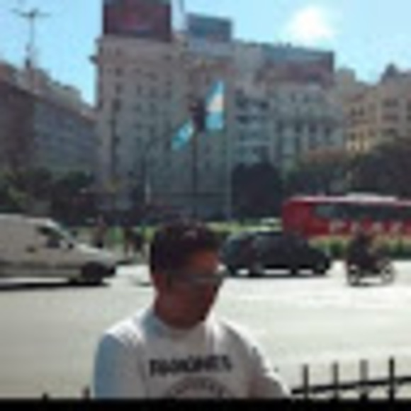 Profile Picture of Kent Lezcano andrade (@kentla182) on Poshmark