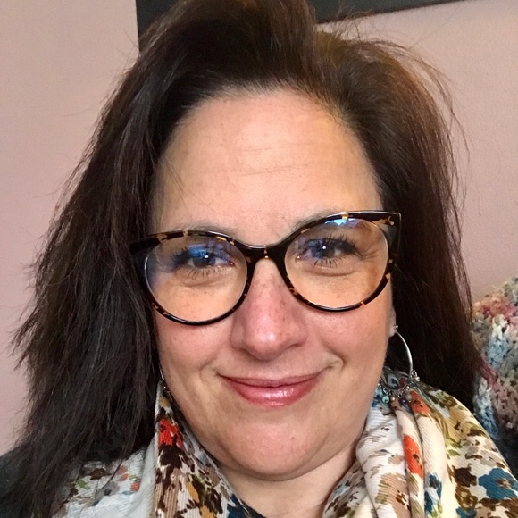 Profile Picture of Terri Pacella (@terri812) on Poshmark