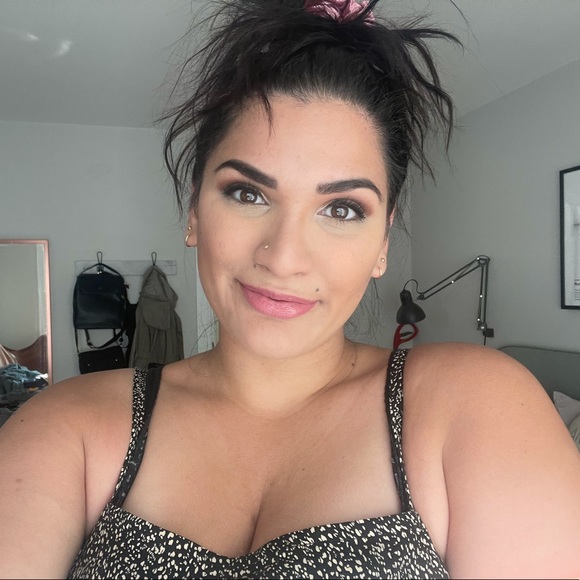 Profile Picture of Breeanna Kupsch (@bkups) on Poshmark