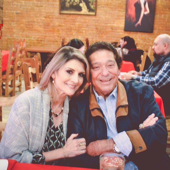 Profile Picture of Rebecca Cabello (@rebecca_cabello) on Poshmark