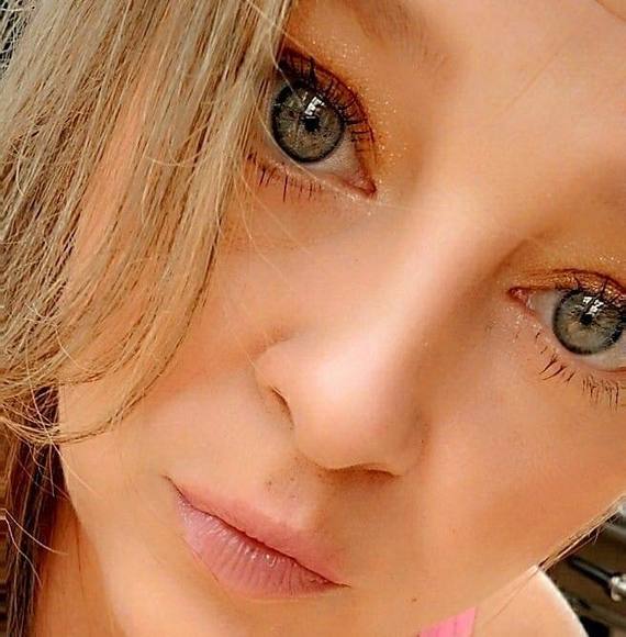 Profile Picture of Natalie Fonner (@destanee10) on Poshmark