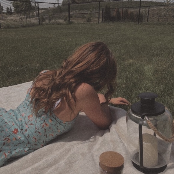 Profile Picture of Brooklyn Fallows (@brookfallows) on Poshmark