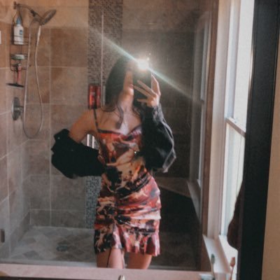 Profile Picture of Kaitlyn (@Kaitlyn_Stack) on Twitter