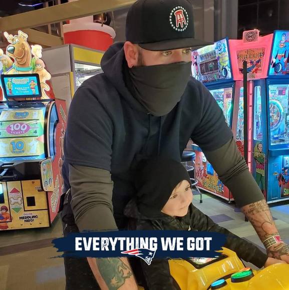 Profile Picture of Justin Howell (@sfrsinger) on Poshmark