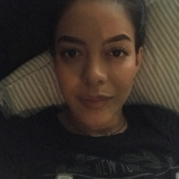 Profile Picture of Edith Pineda (@edi1987) on Poshmark