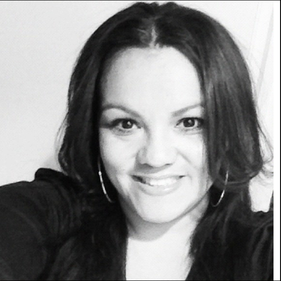 Profile Picture of Nancy Umanzor (@nancyeva) on Poshmark