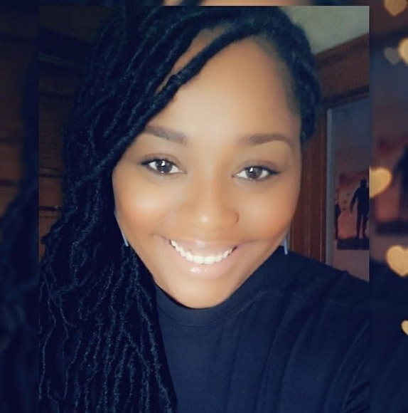 Martine Dalencourt - Poshmark Profile Picture of Martine Dalencourt (@tina_ndre) on Poshmark