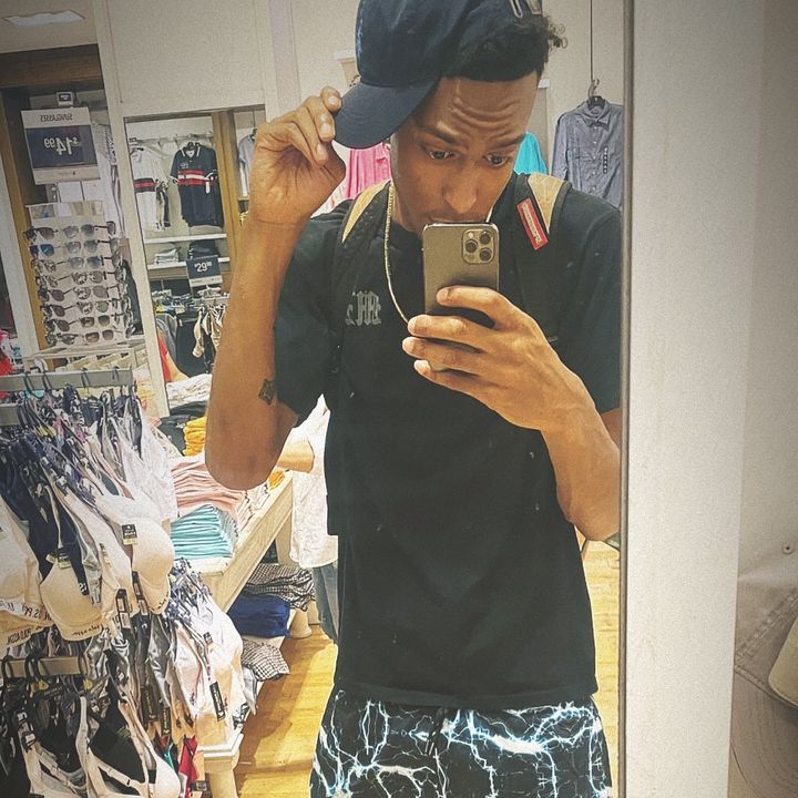 Profile Picture of glenn (@sayyglenn) on Tiktok