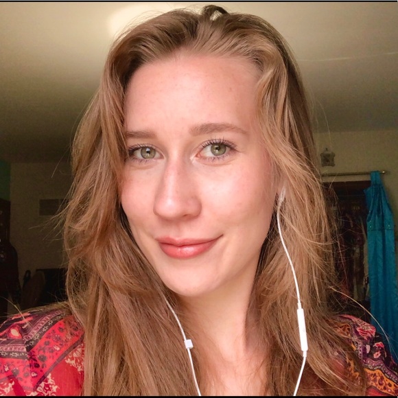 Profile Picture of Rachel Steppig (@rsteppig) on Poshmark