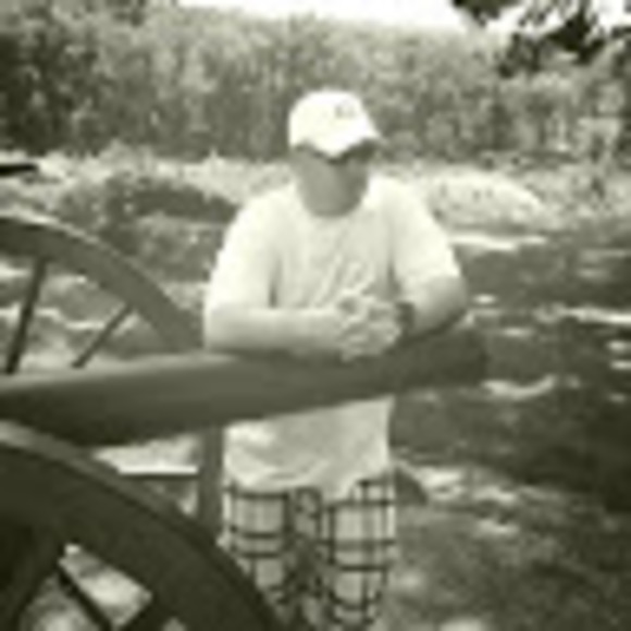 Mike Duffy - Poshmark Profile Picture of Mike Duffy (@mrdjr) on Poshmark