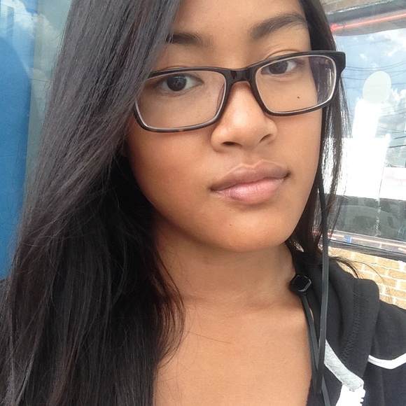 Profile Picture of Chamieda Eskak (@chamii9) on Poshmark