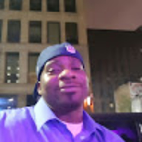 Profile Picture of Gordon Hackaday (@ghack31) on Poshmark