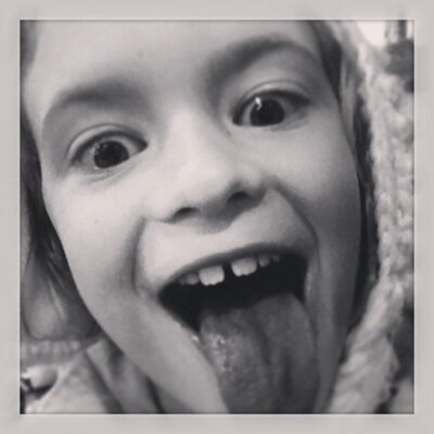 Profile Picture of Julie Scarlett (@JulieScarlett3) on Twitter