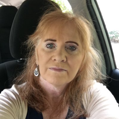 Profile Picture of Donna Willis (@Fall2October) on Twitter