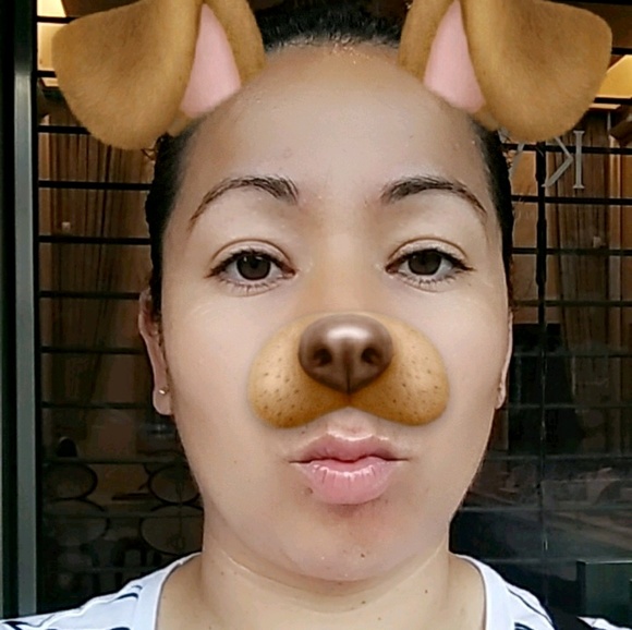 Profile Picture of Alejandra Michaca (@alexamichaca) on Poshmark