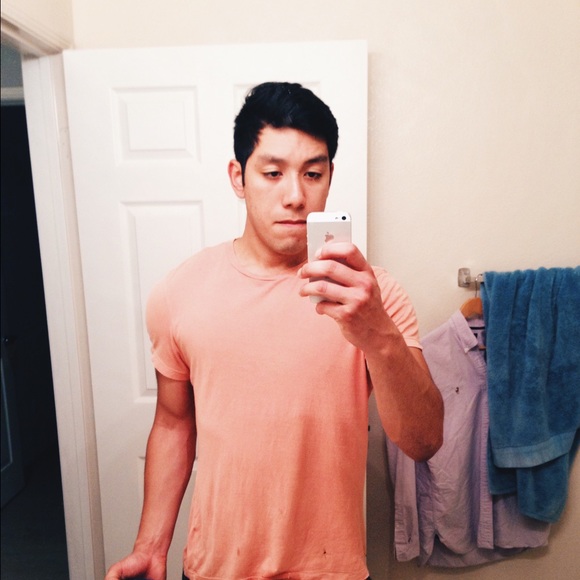 Profile Picture of Kevin Huang (@kevinhua) on Poshmark