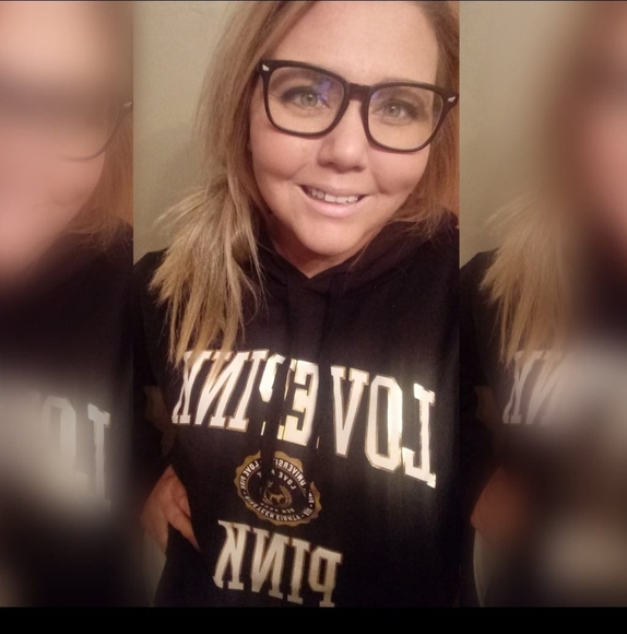 Profile Picture of Erica Caples (@ericacaples) on Poshmark
